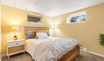 132 Ruggles Ave, Newport, RI 02840