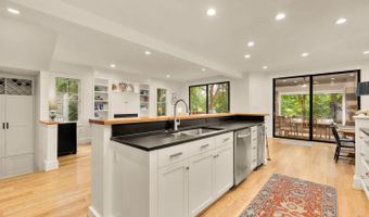 6512 RIDGE Dr, Bethesda, MD 20816