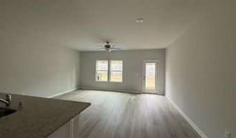 156 Village Green Dr, Adairsville, GA 30103