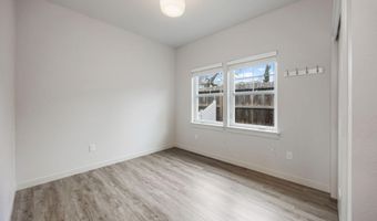 166 Mountain View Dr, Ashland, OR 97520