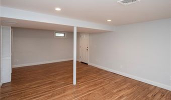 24 Southmayd St, Newport, RI 02840