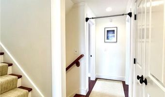 44 Tuckerman Ave, Middletown, RI 02842