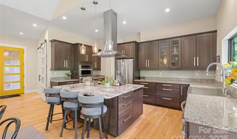 14 Starling Pass, Asheville, NC 28804