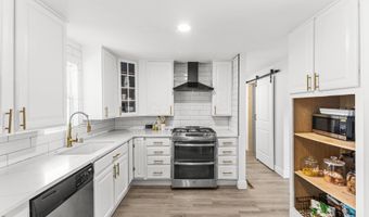 5044 Albany Dr, Columbus, OH 43232