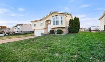 4121 Brook Ridge Dr, Arnold, MO 63010