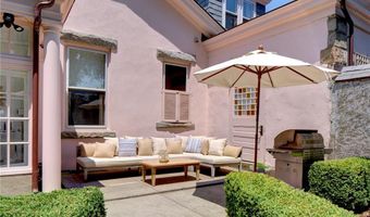 2 Hazard Ave, Newport, RI 02840