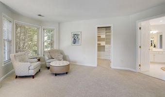 2385 WATTERS Gln, Falls Church, VA 22043