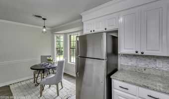 9 Treeway Dr, Brandon, MS 39042