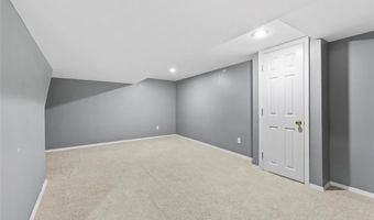 9557 Cantwell Dr, Affton, MO 63123