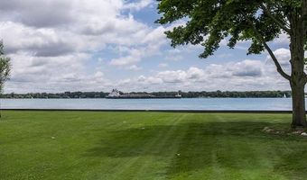 130 Delta Dr, Algonac, MI 48001