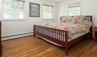 58 Sycamore Dr, East Greenwich, RI 02818