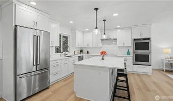 14719 102nd Ave NE, Bothell, WA 98011