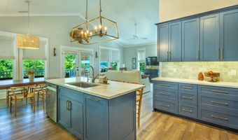 121 14th St, Apalachicola, FL 32320