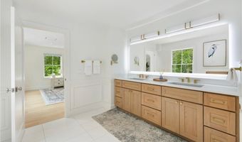 31 Wright Ln, Jamestown, RI 02835