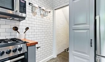 333 MOUNT VERNON Ave, Alexandria, VA 22301