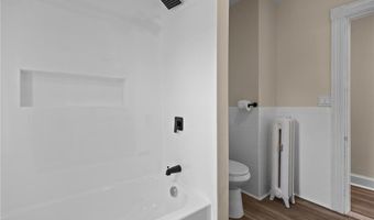 62 Fenner Ave, East Providence, RI 02915