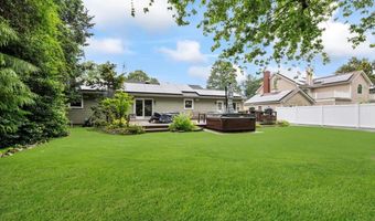 50 Towne St, Amityville, NY 11701