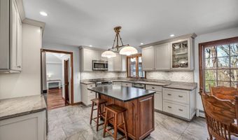 773 Devonwood Dr, Cheshire, CT 06410