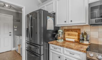 4204 Parkridge Dr, Benton, LA 71006