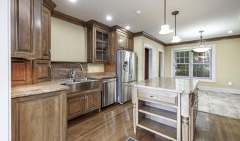 312 Riverside Dr, Arkadelphia, AR 71923