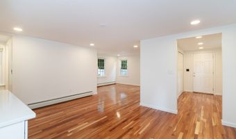 150 Chestnut St, Branford, CT 06405