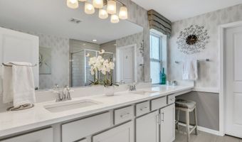 3227 N Heritage Ln, Arlington Heights, IL 60004