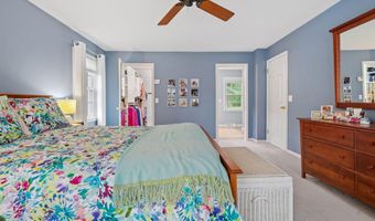 17 Greyledge Dr, Albany, NY 12211