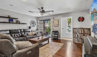 9535 Lakeview Dr, La Mesa, CA 91942