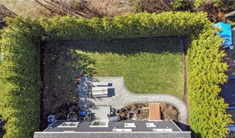 123 Columbus Blvd, Amityville, NY 11701