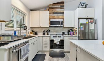320 SOUTH St, Astoria, OR 97103