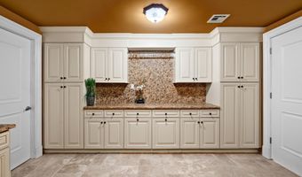 32 BENMORE Ter, Bayonne, NJ 07002
