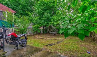 27 W 4TH St, Bayonne, NJ 07002