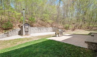 825 Woonsocket Hill Rd, North Smithfield, RI 02896