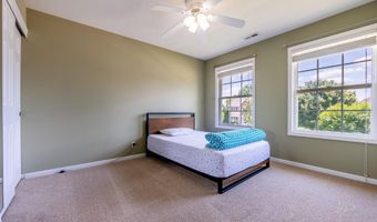 2321 Sundown Dr, Ames, IA 50014