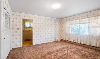 826 SKYLINE Dr, Cheyenne, WY 82009