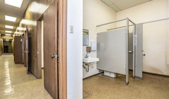 90 Northport Dr, Alton, IL 62002