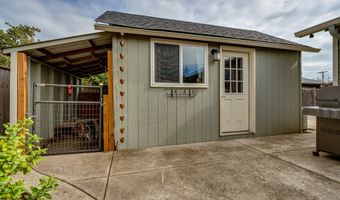 2790 32ND St, Springfield, OR 97477