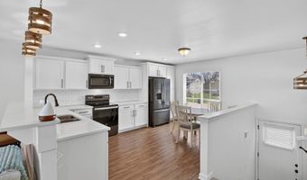 2106 Farm Valley Rd, Adrian, MI 49221