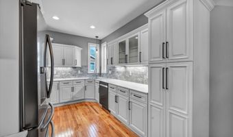 135 West St, Cromwell, CT 06416