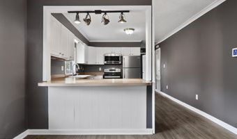 956 Old Spanish Trl, Bay St. Louis, MS 39520