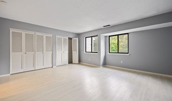 10 Ives Hill Ct 10, Cheshire, CT 06410