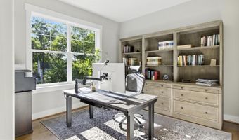 9206 FERNWOOD Rd, Bethesda, MD 20817