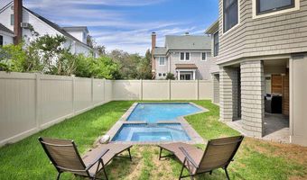 45 Strickland St, Bay Head, NJ 08742