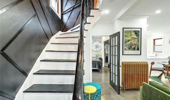 27 S Baptist St, Newport, RI 02840