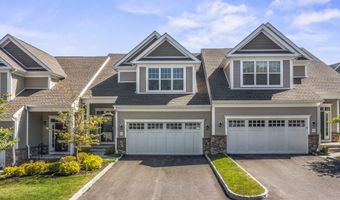63 Great Hill Dr 63, Bethel, CT 06801