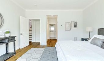 20 Kettle Point Ave, East Providence, RI 02914