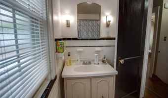 2430 Maxey St, Alton, IL 62002