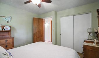 2216 N Medina Line Rd, Akron, OH 44333