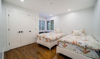 4 Ayr Ct, Airmont, NY 10901