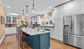36 Ferry Ln, Barrington, RI 02806